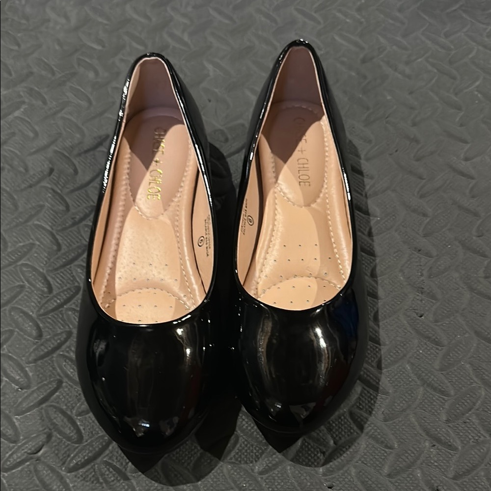Chase + Chloe Women's Flats